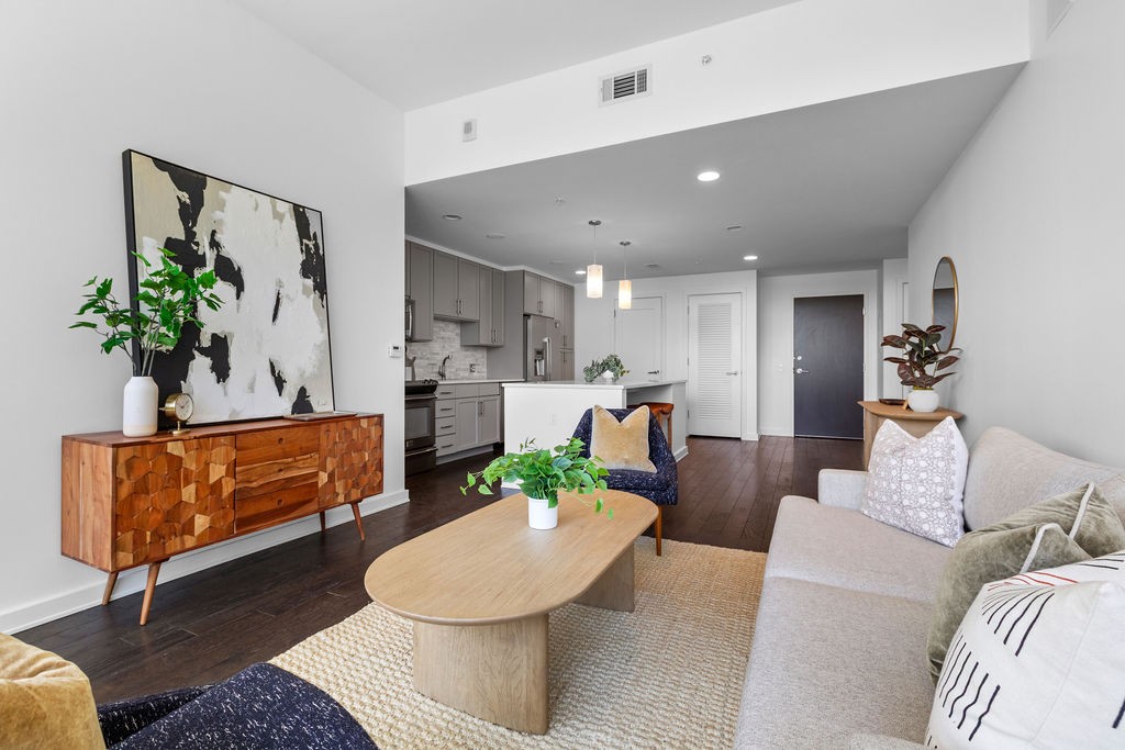 1212 Laurel St Unit: 204