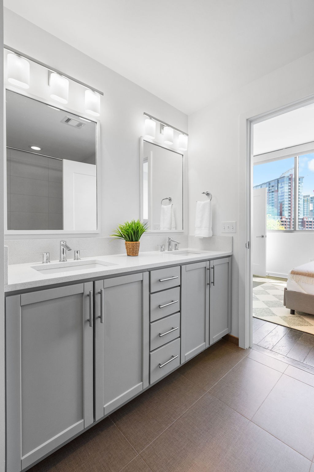 1212 Laurel St Unit: 204