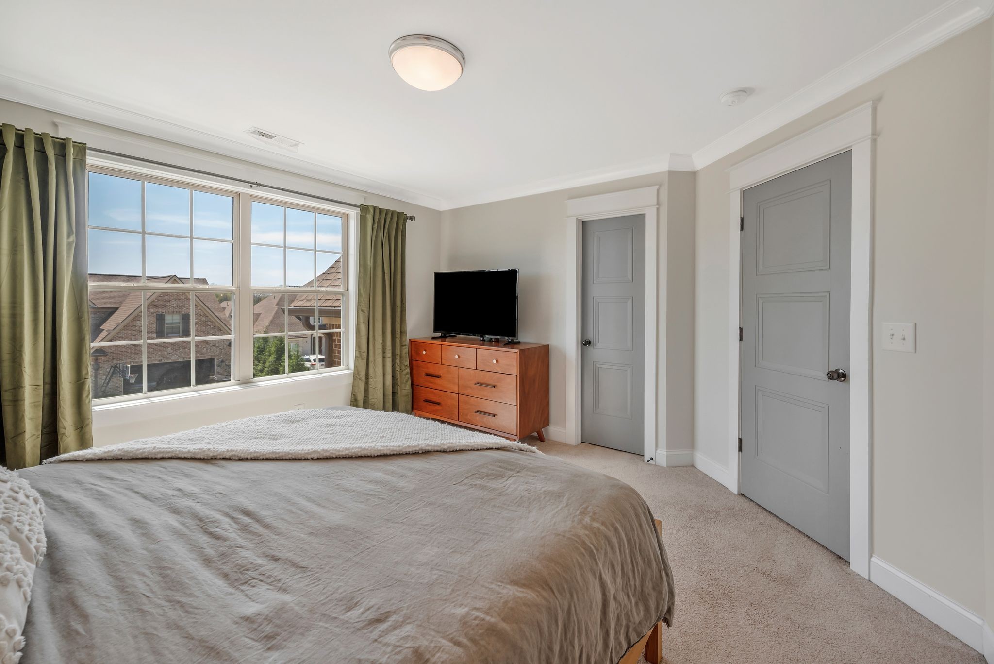 1009 Alpaca Dr