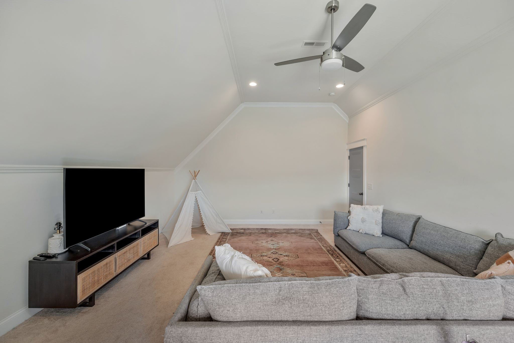 1009 Alpaca Dr