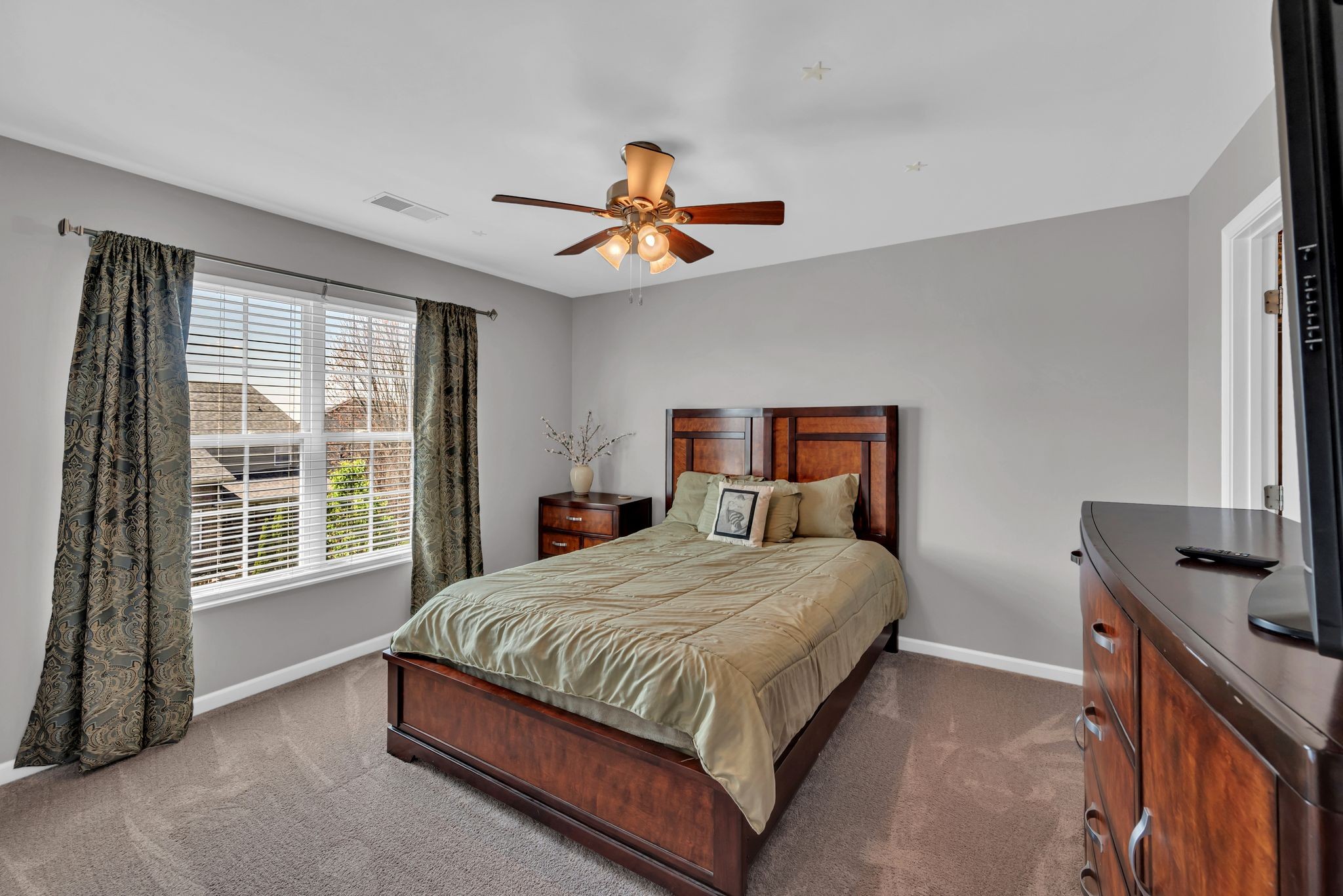 3061 Oxford Glen Dr