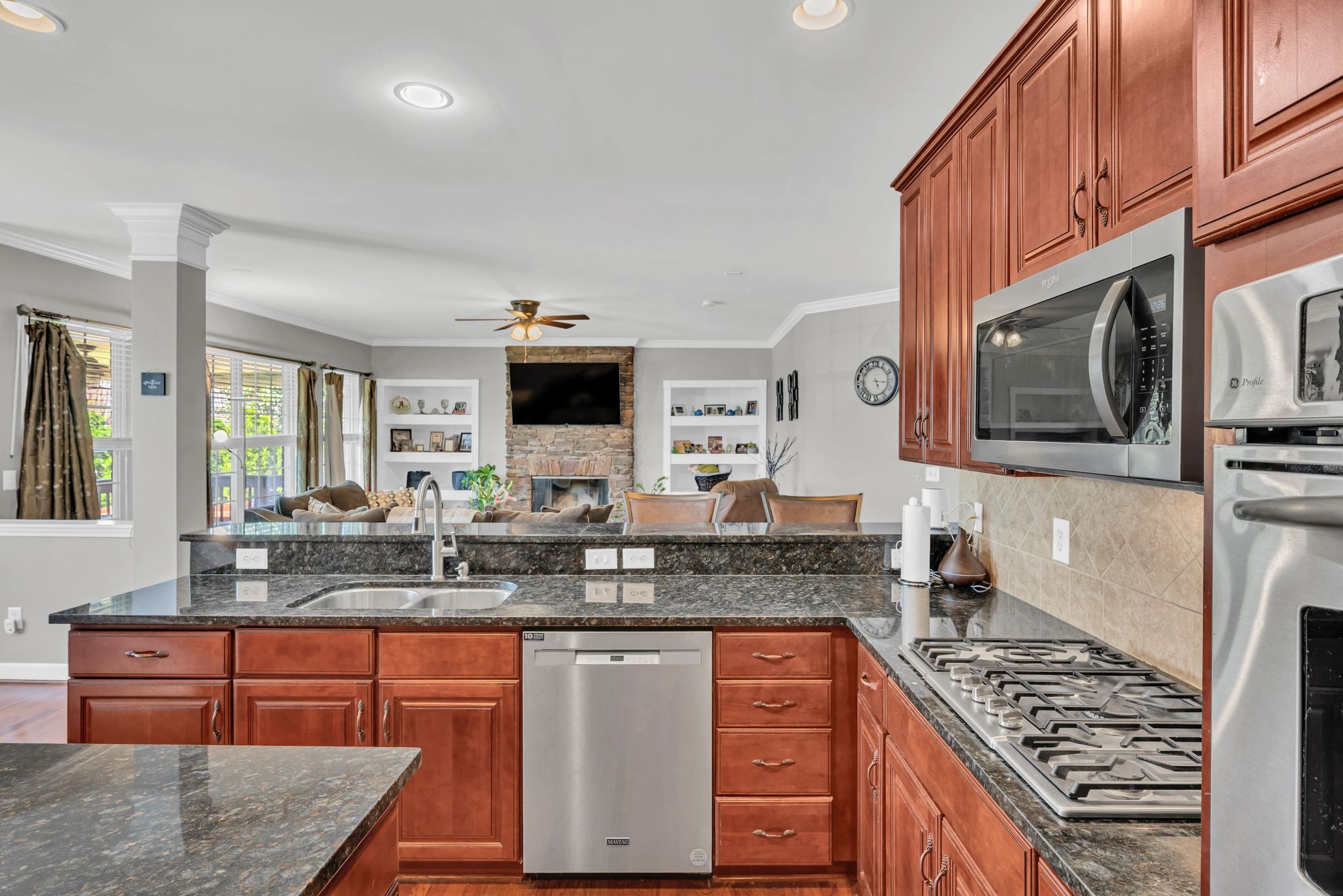 3061 Oxford Glen Dr