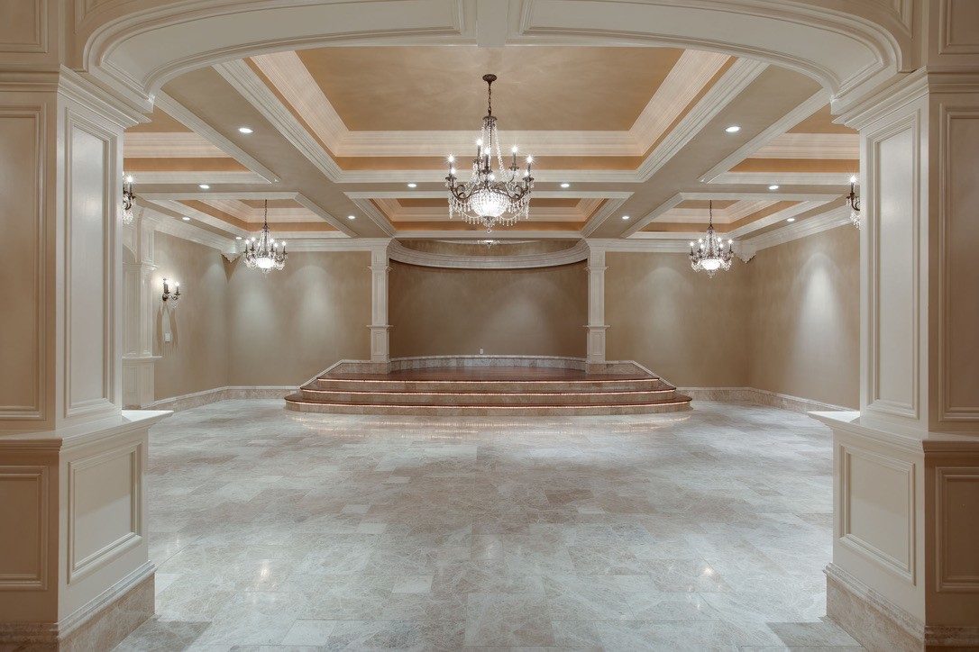 2423 Hidden River Ln