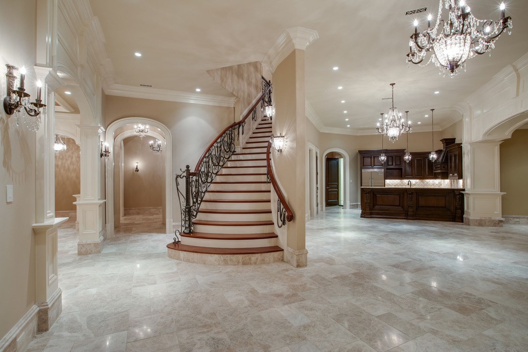 2423 Hidden River Ln