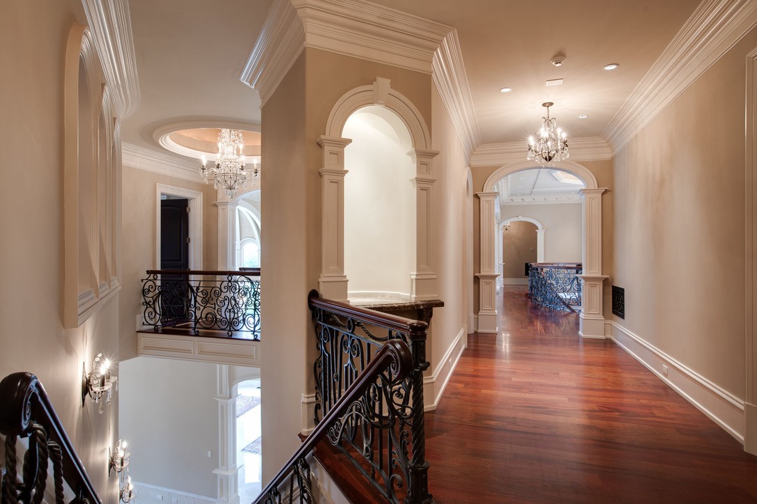 2423 Hidden River Ln