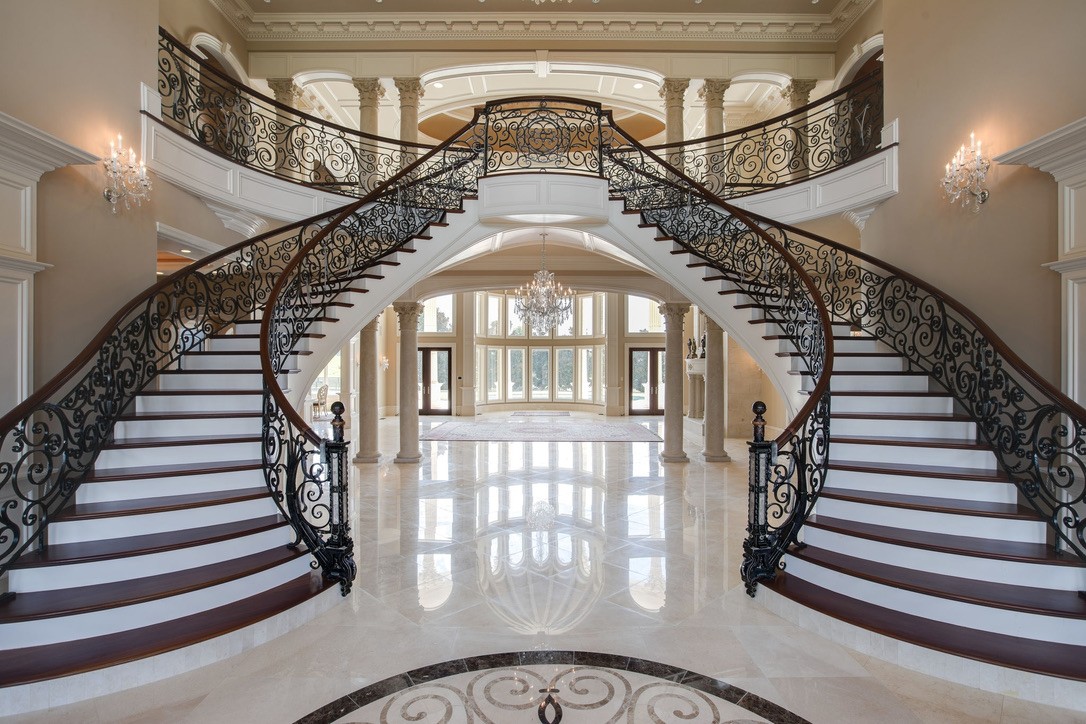 2423 Hidden River Ln