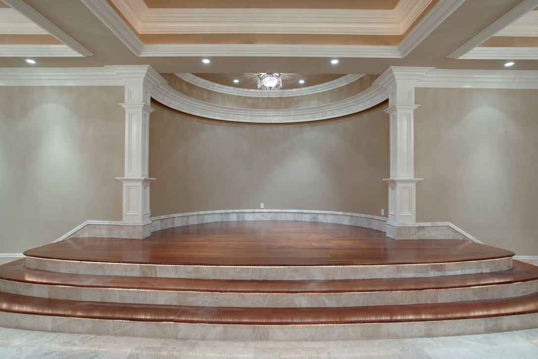 2423 Hidden River Ln