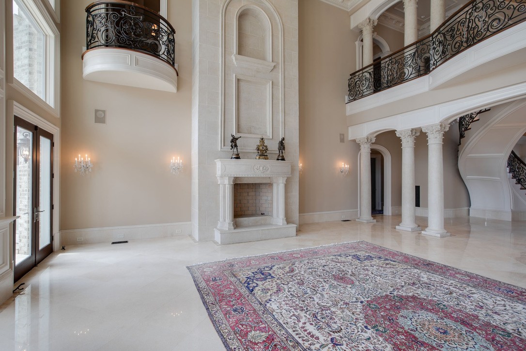 2423 Hidden River Ln