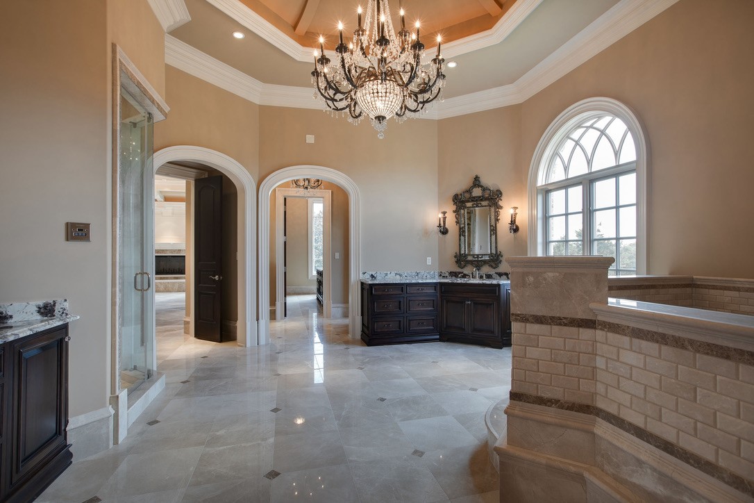 2423 Hidden River Ln