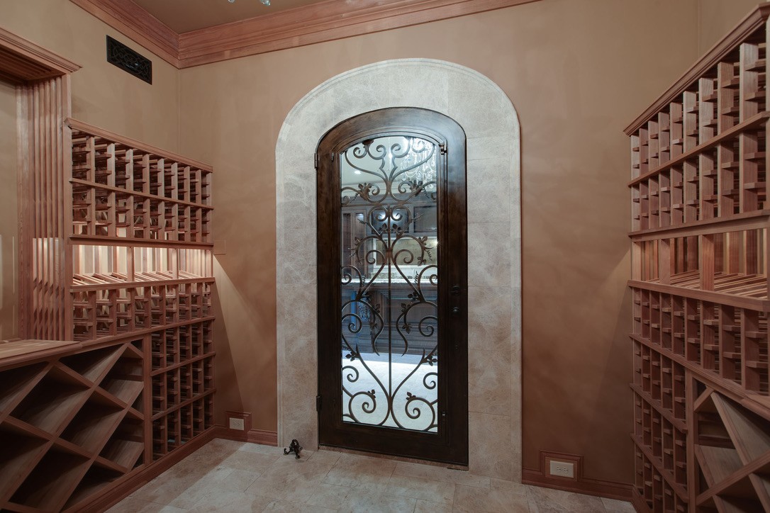 2423 Hidden River Ln