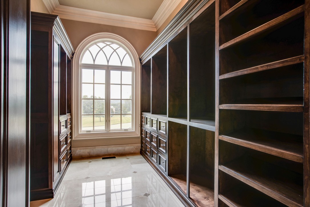 2423 Hidden River Ln