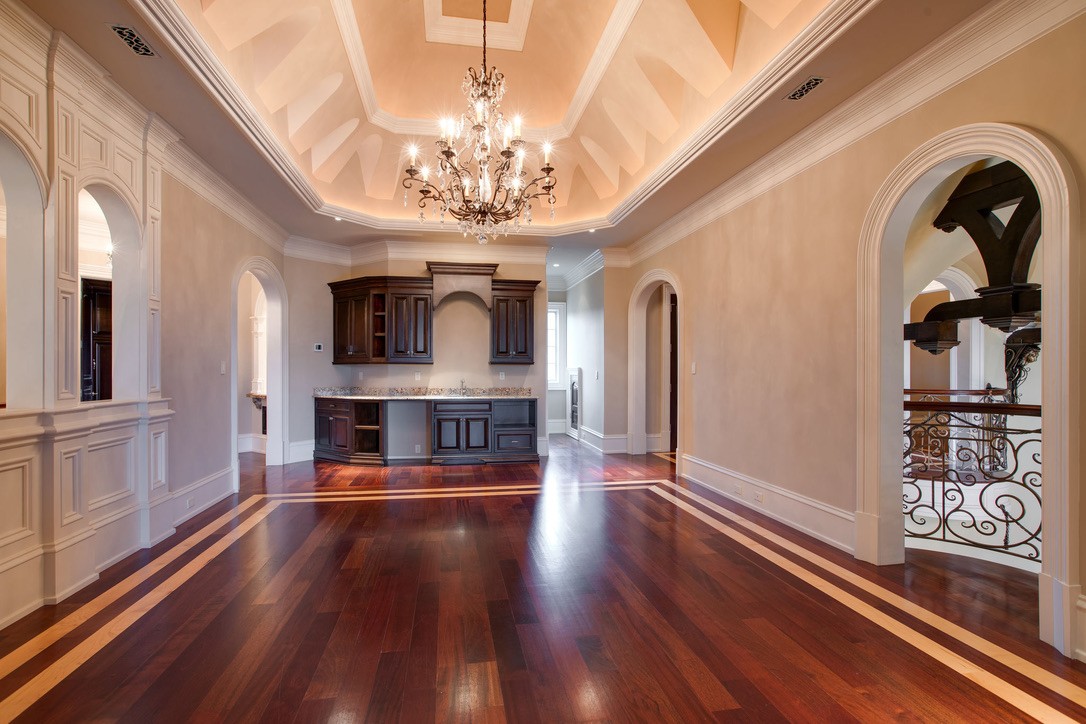 2423 Hidden River Ln