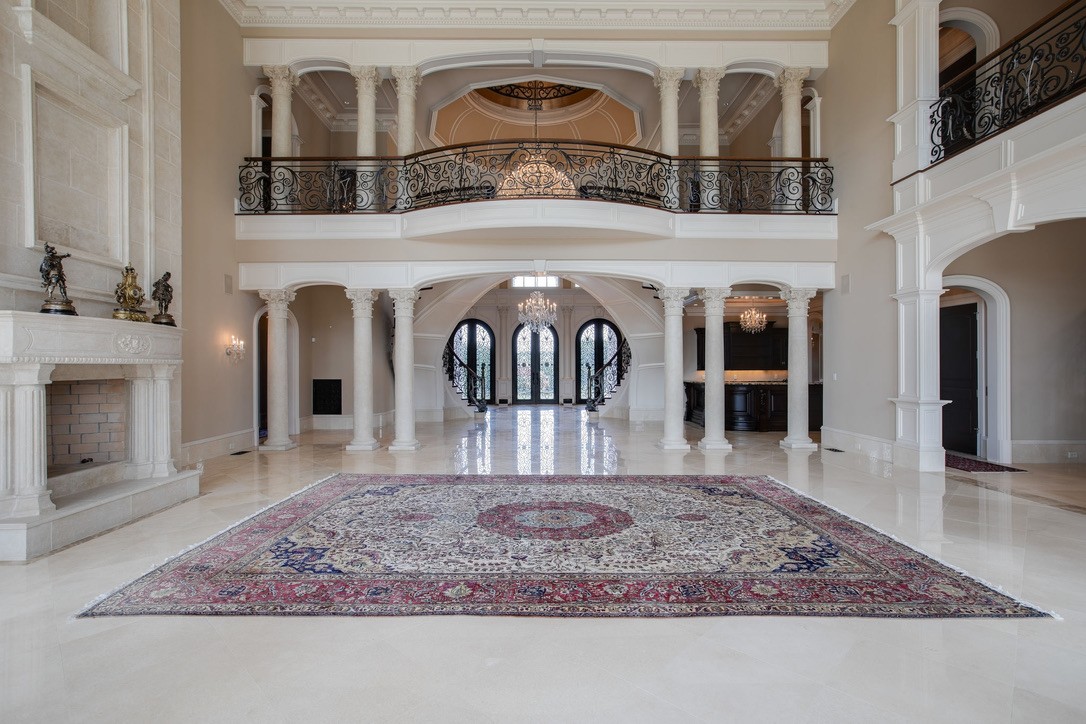 2423 Hidden River Ln