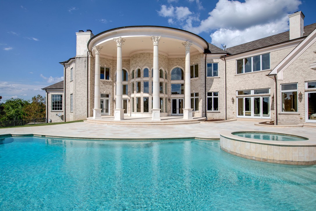 2423 Hidden River Ln