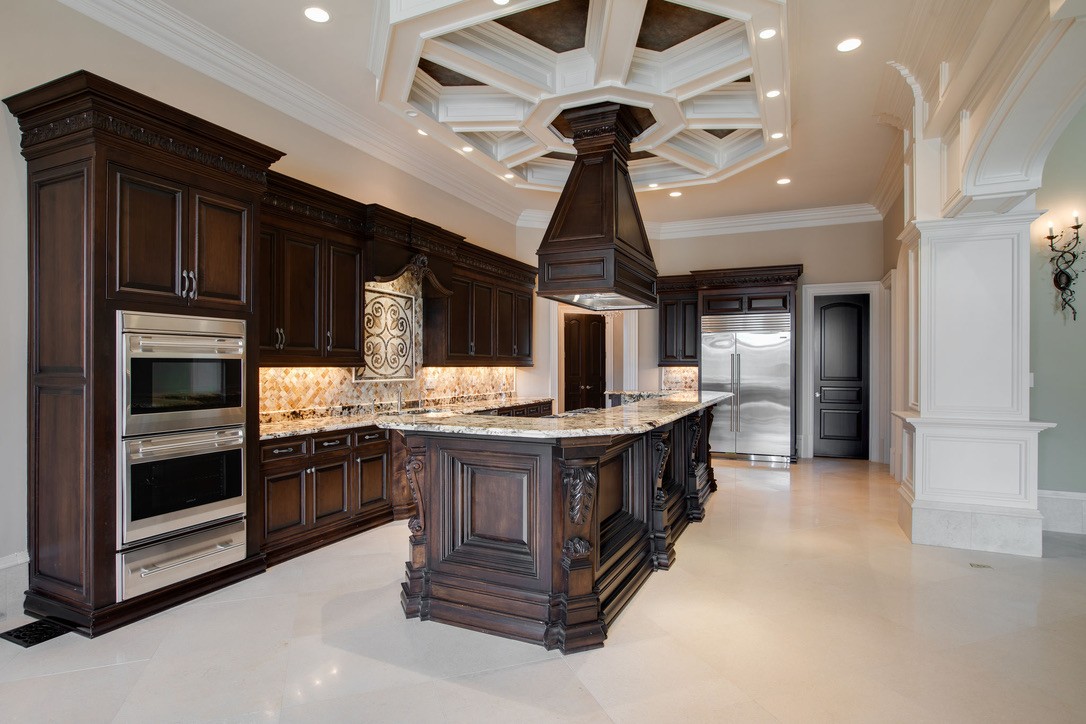 2423 Hidden River Ln