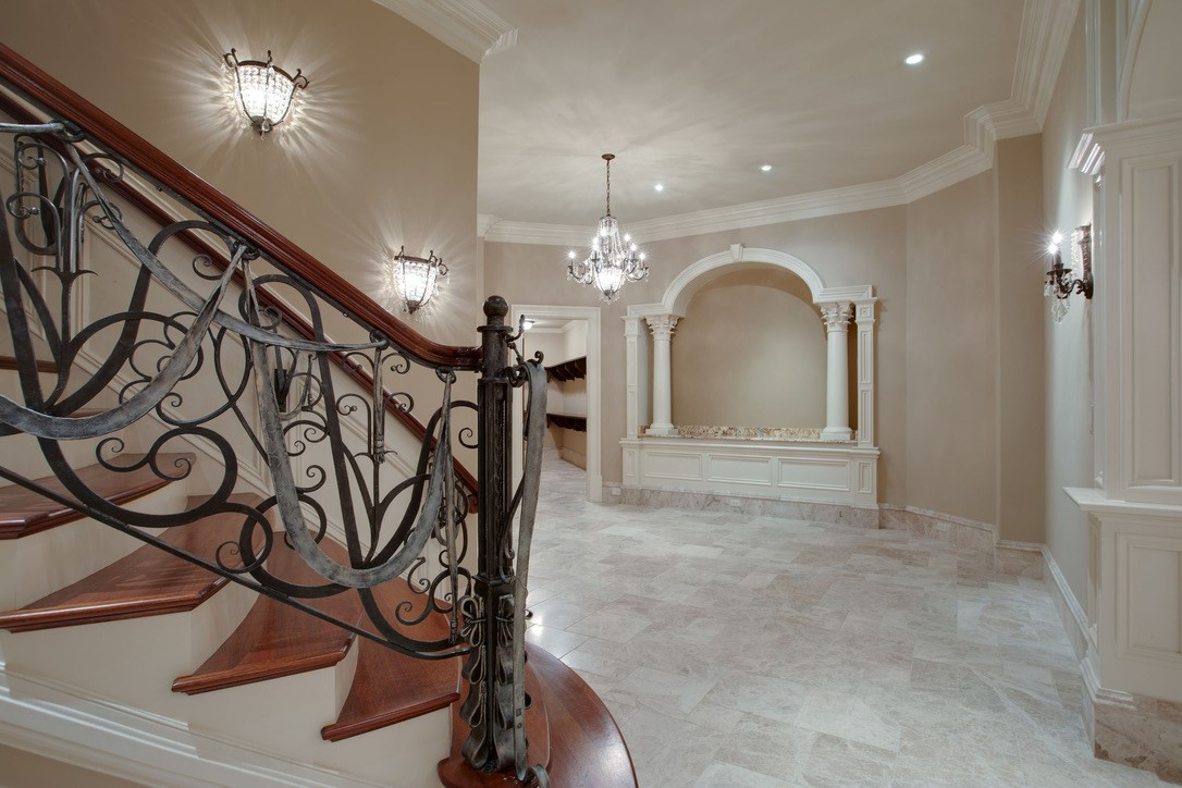 2423 Hidden River Ln