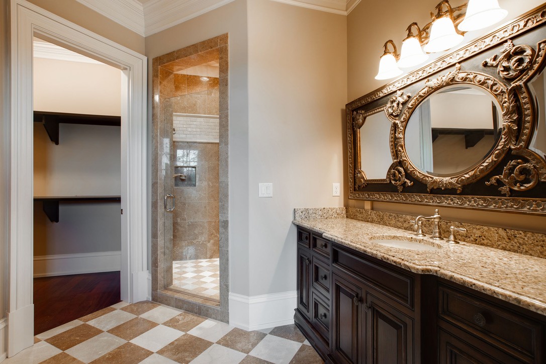 2423 Hidden River Ln