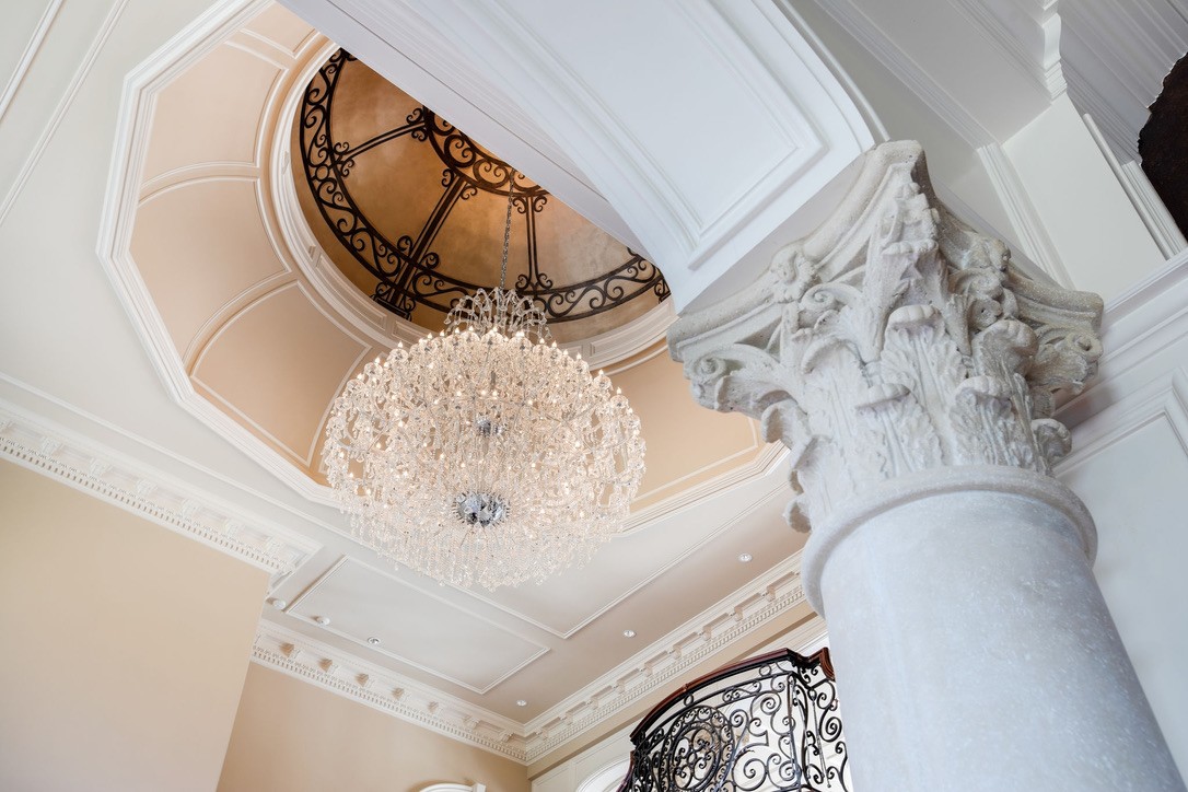 2423 Hidden River Ln