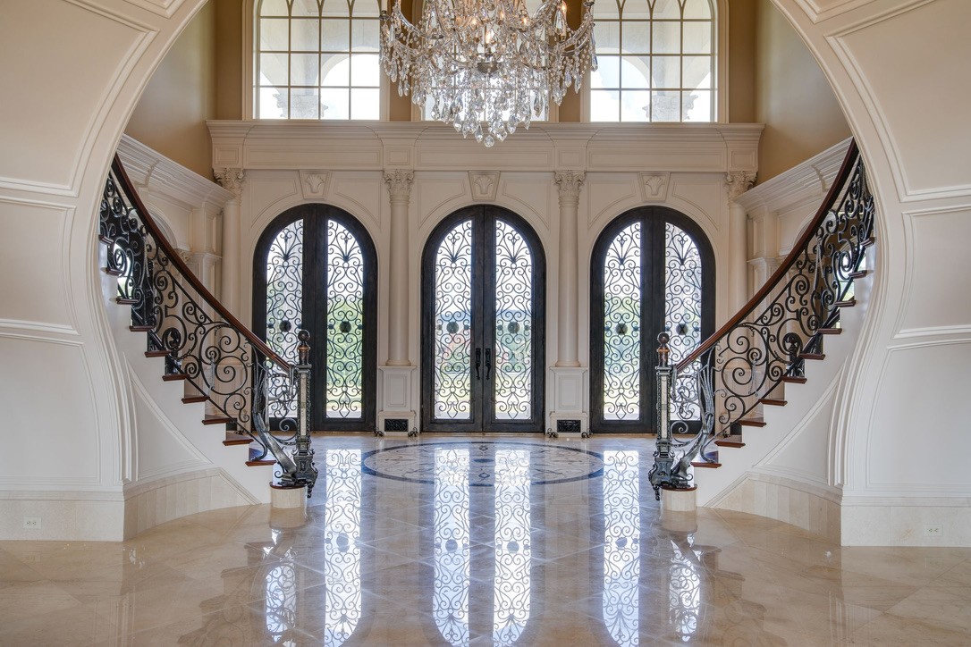 2423 Hidden River Ln