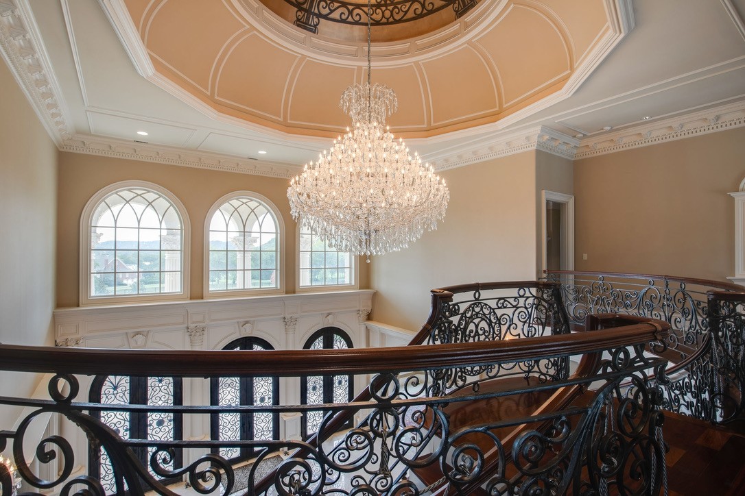 2423 Hidden River Ln