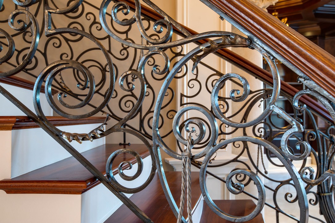 2423 Hidden River Ln