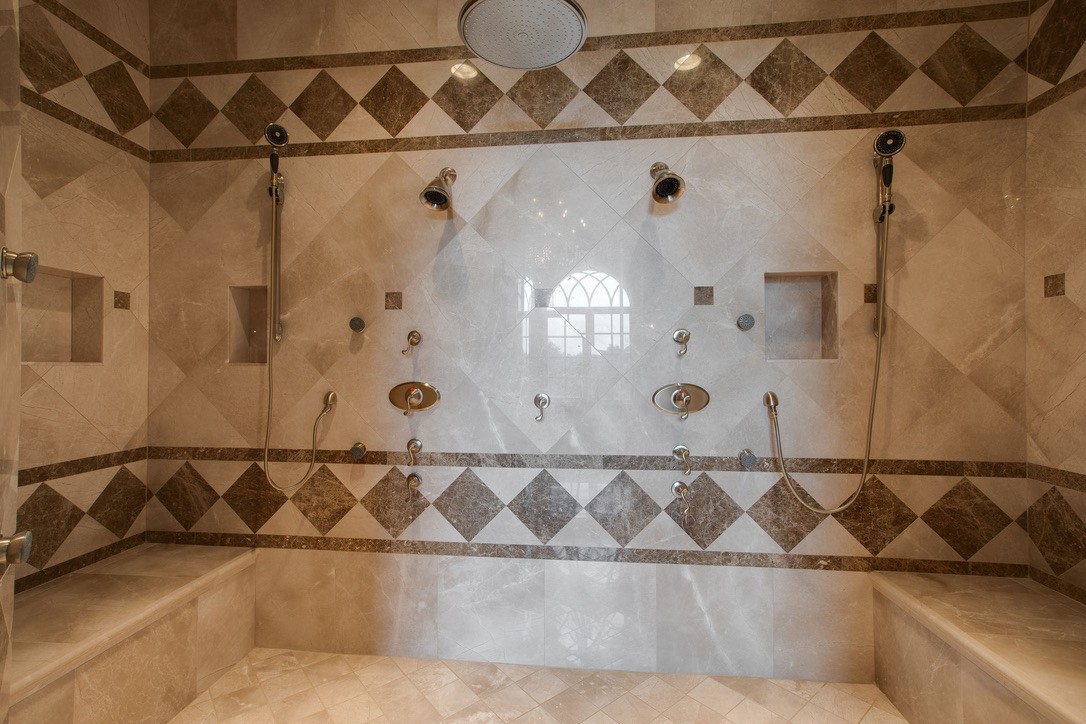 2423 Hidden River Ln