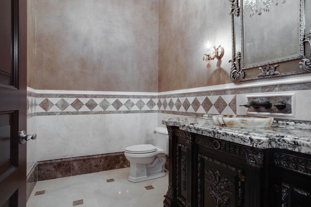 2423 Hidden River Ln