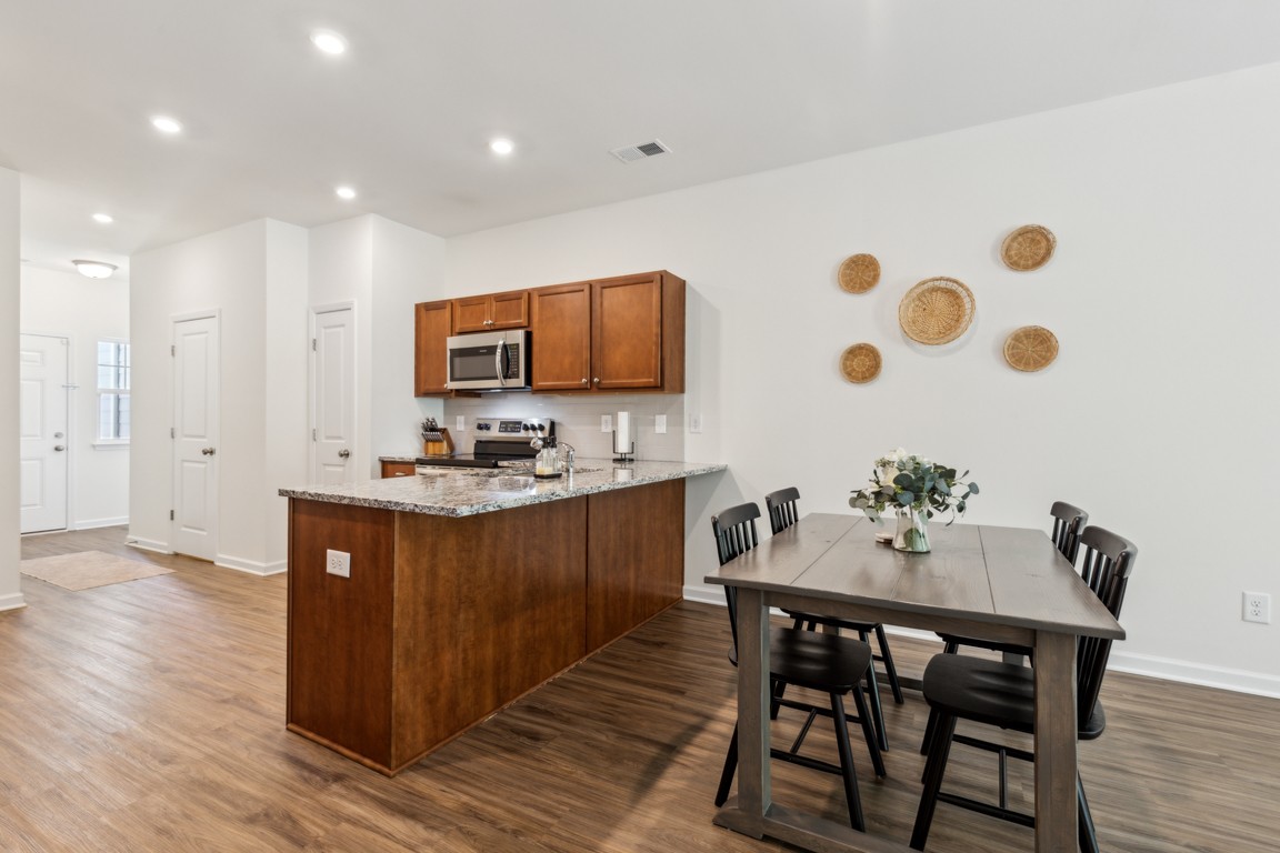 103 Townsend Ave