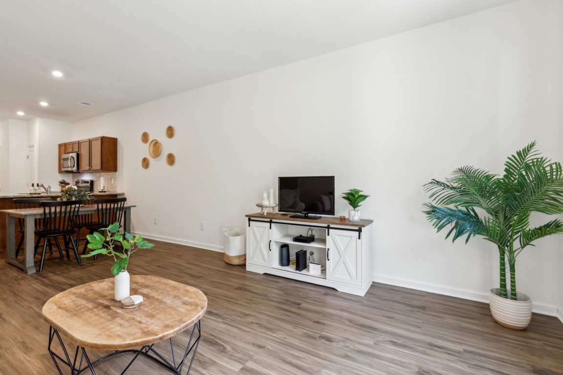 103 Townsend Ave