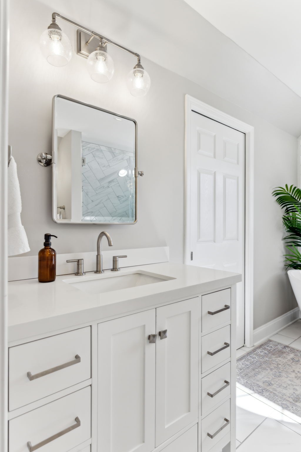 1405 Governors Ridge Ct