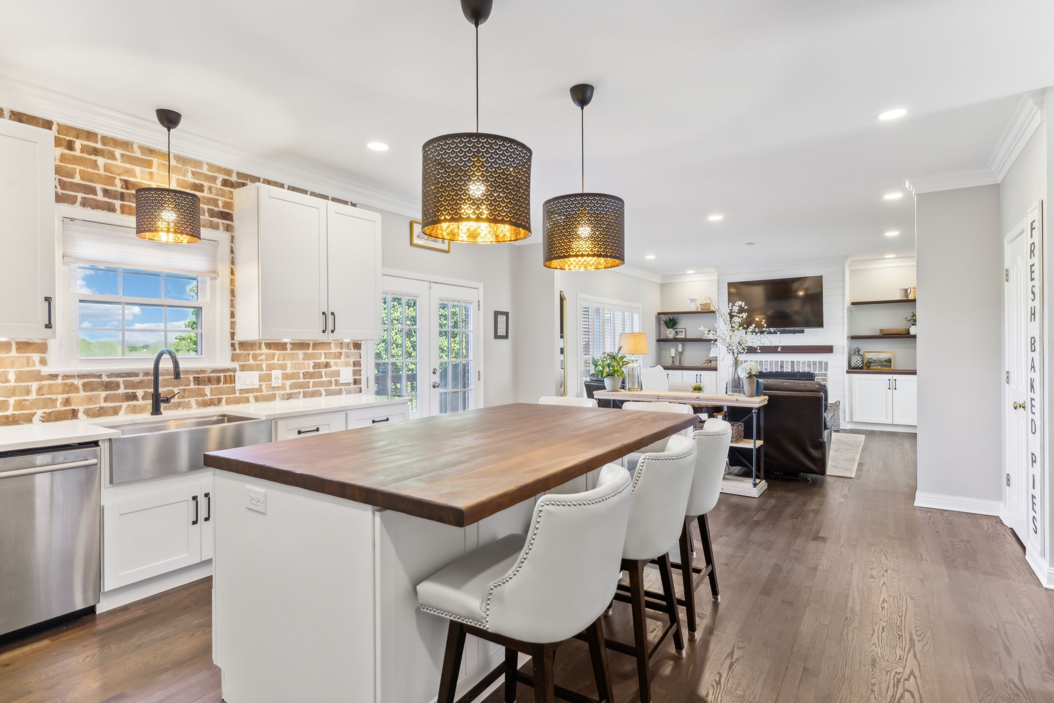 1405 Governors Ridge Ct