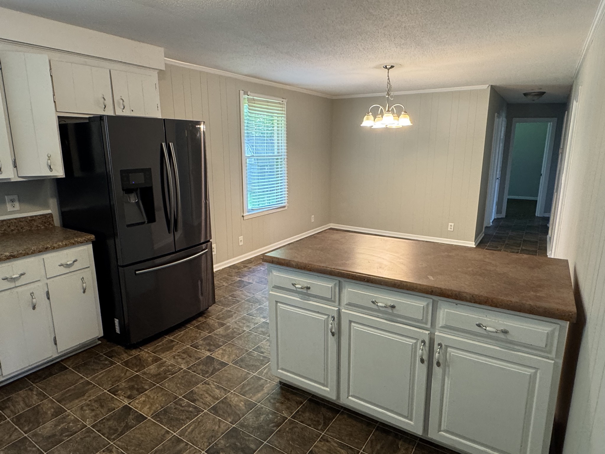 512 Yvonne Dr