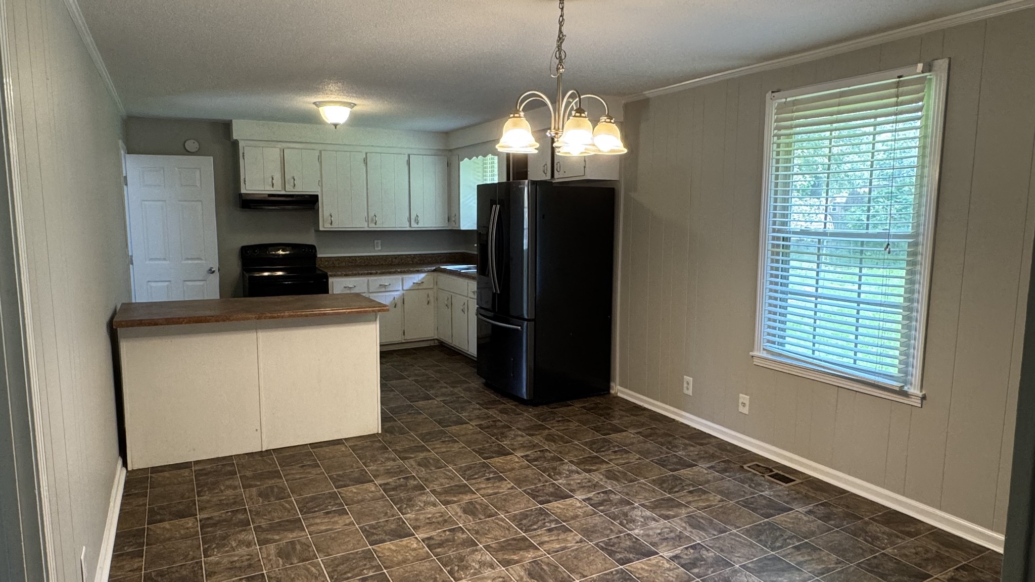 512 Yvonne Dr