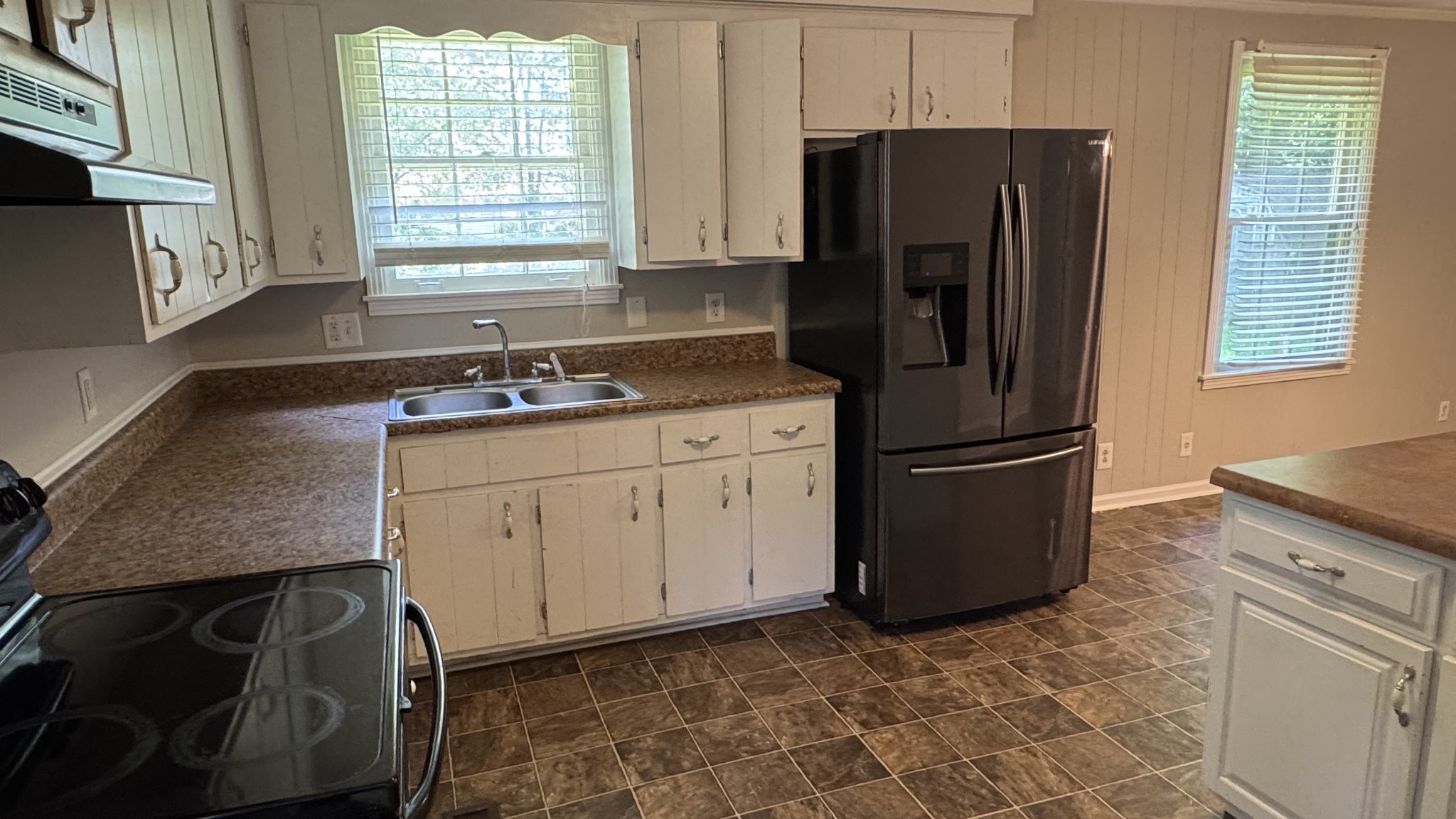 512 Yvonne Dr