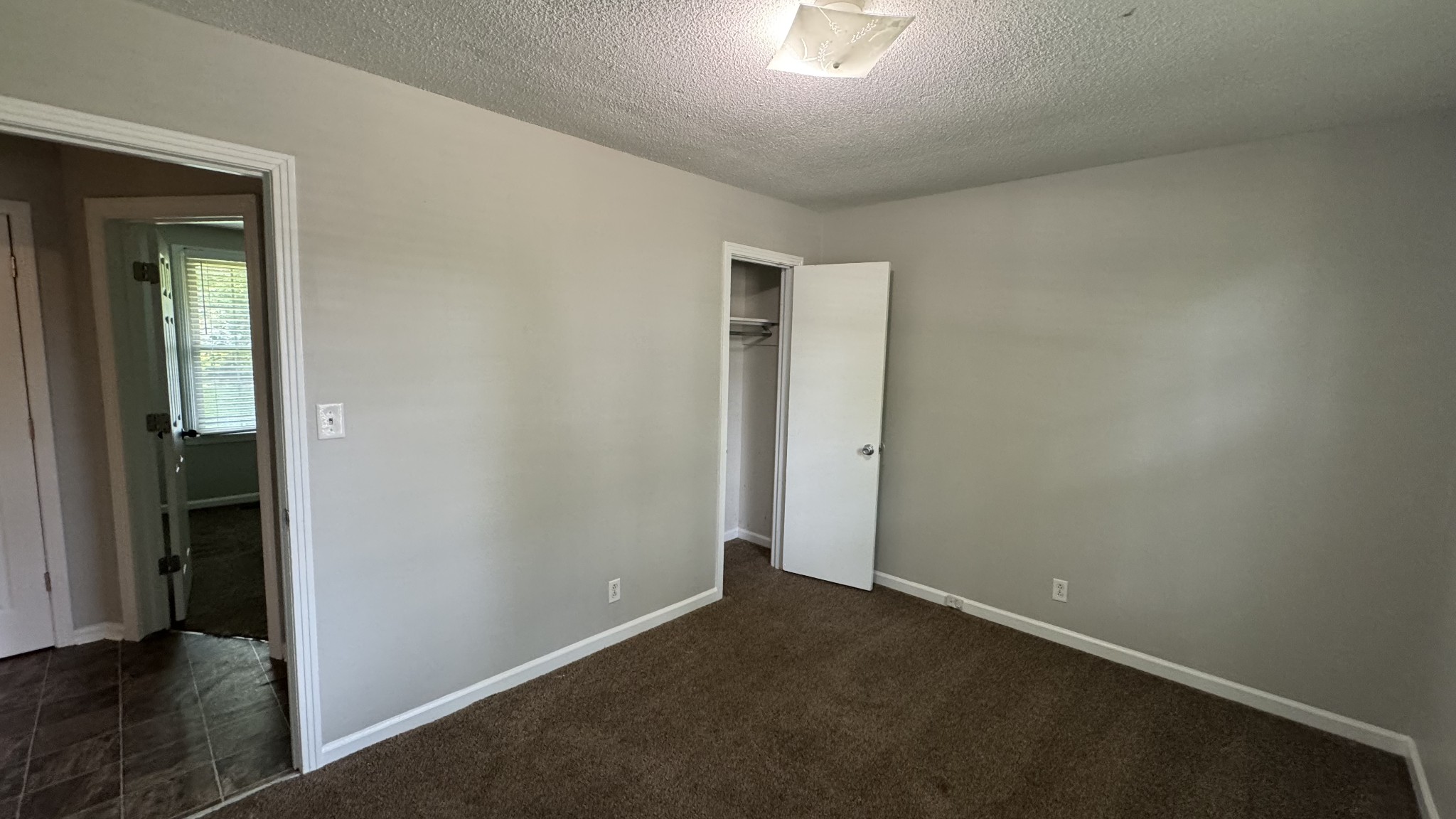 512 Yvonne Dr