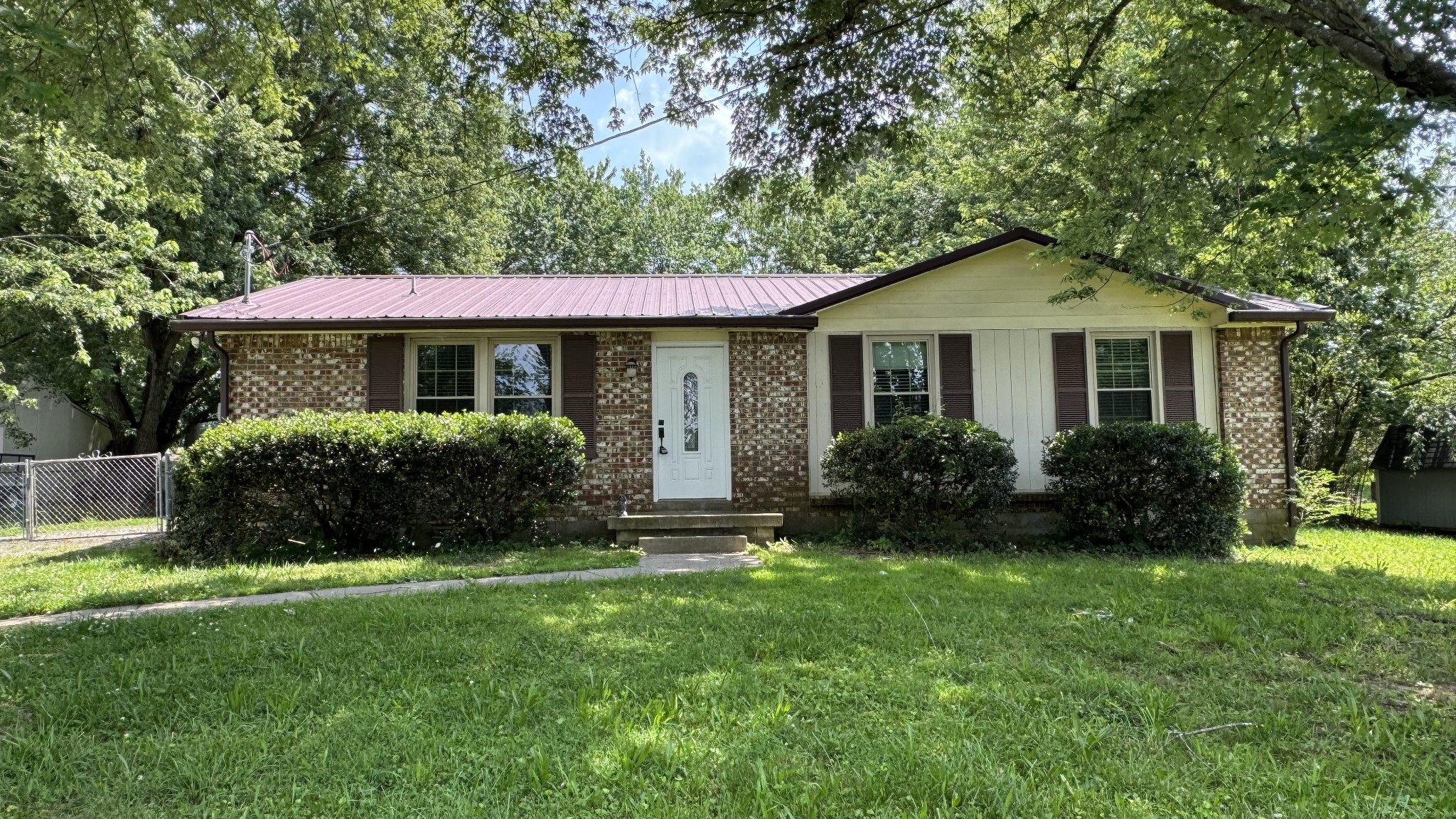 512 Yvonne Dr