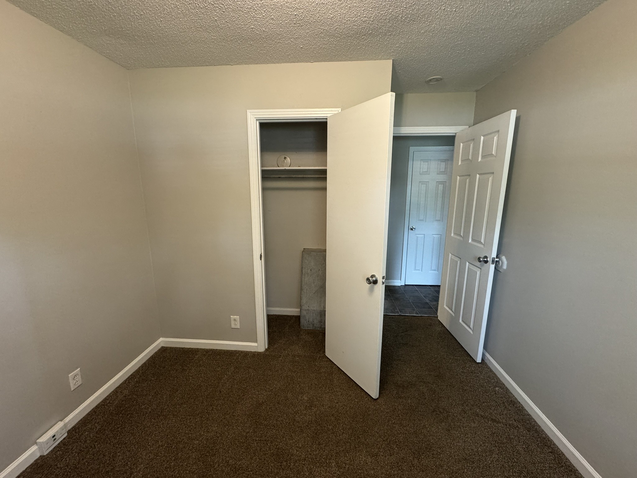 512 Yvonne Dr