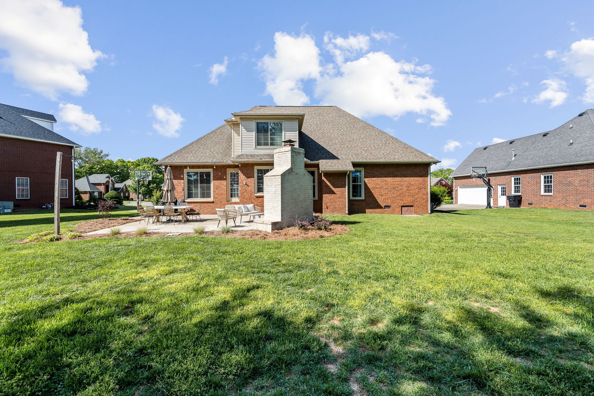 3029 Vicwood Dr