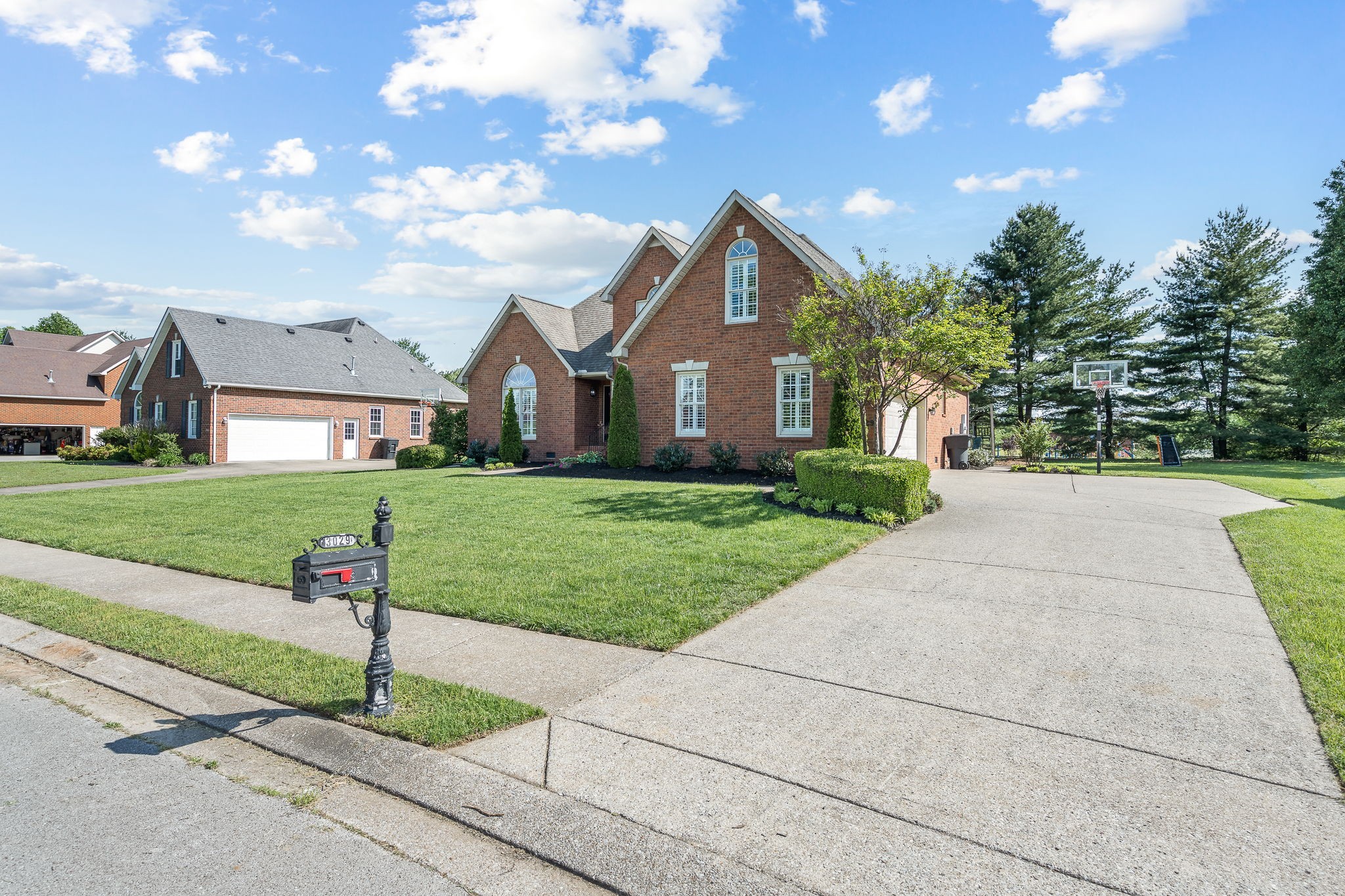 3029 Vicwood Dr
