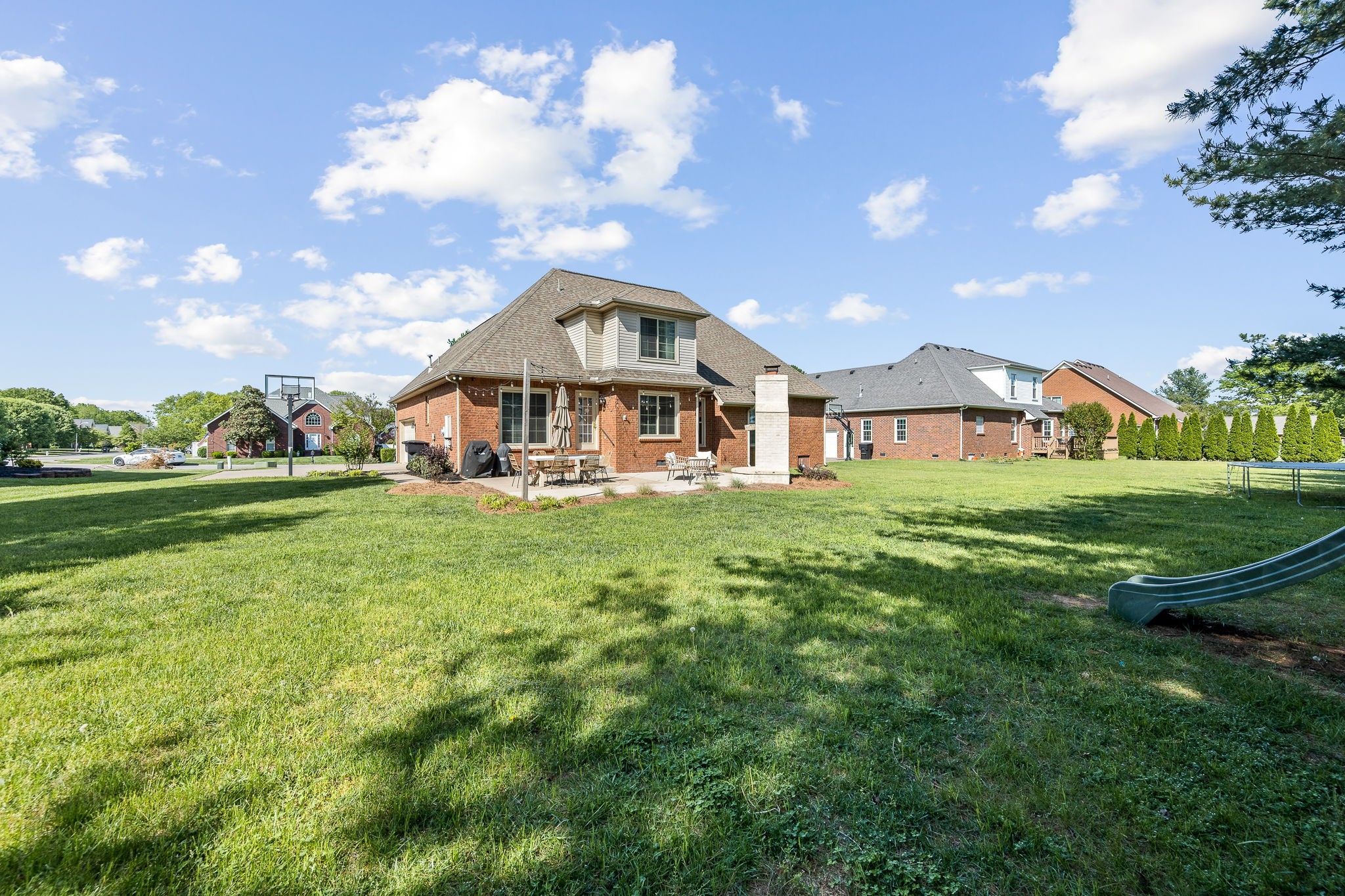 3029 Vicwood Dr