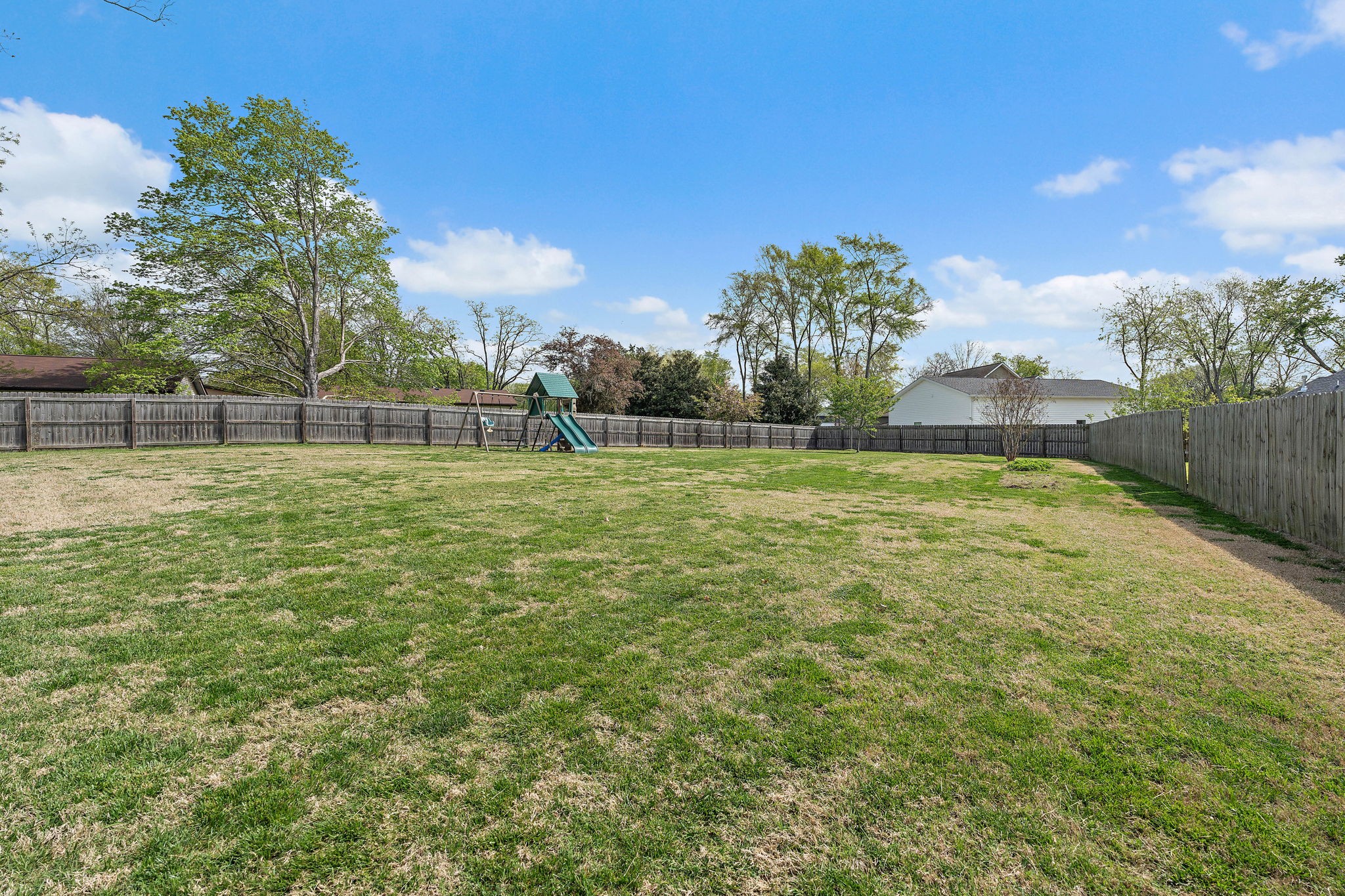 1211 Bayview Dr