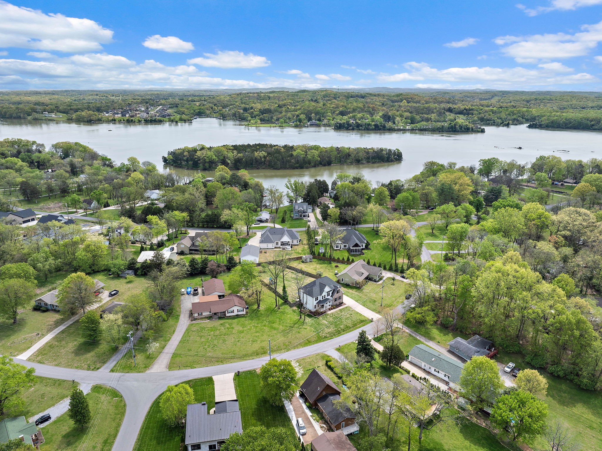 1211 Bayview Dr
