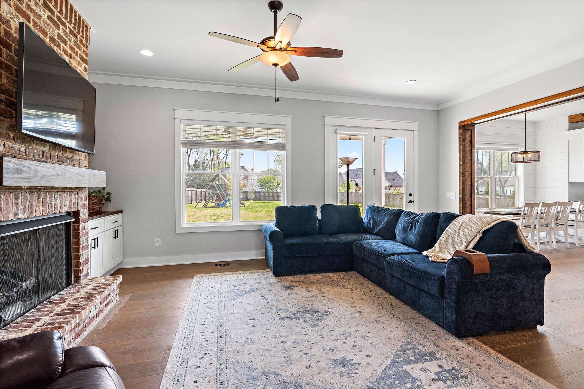 1211 Bayview Dr