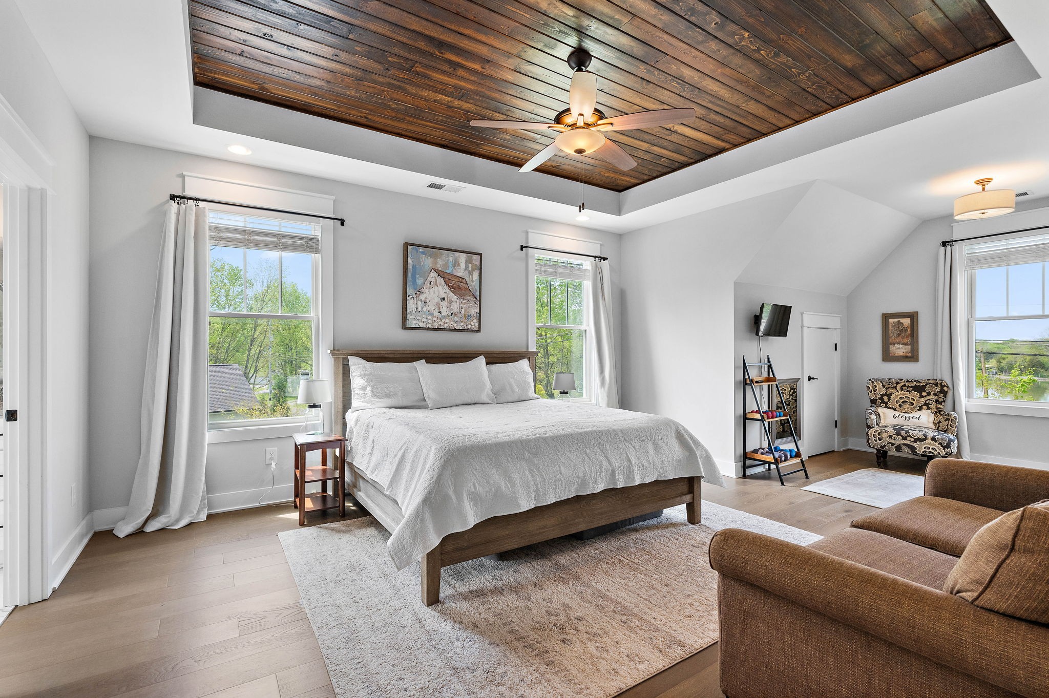 1211 Bayview Dr