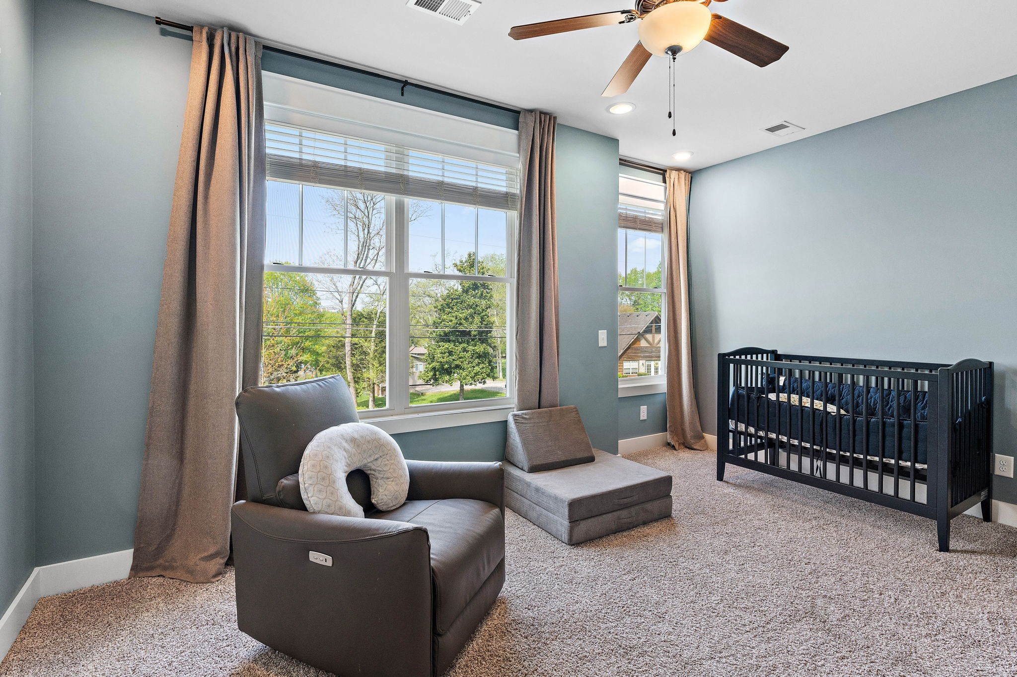 1211 Bayview Dr