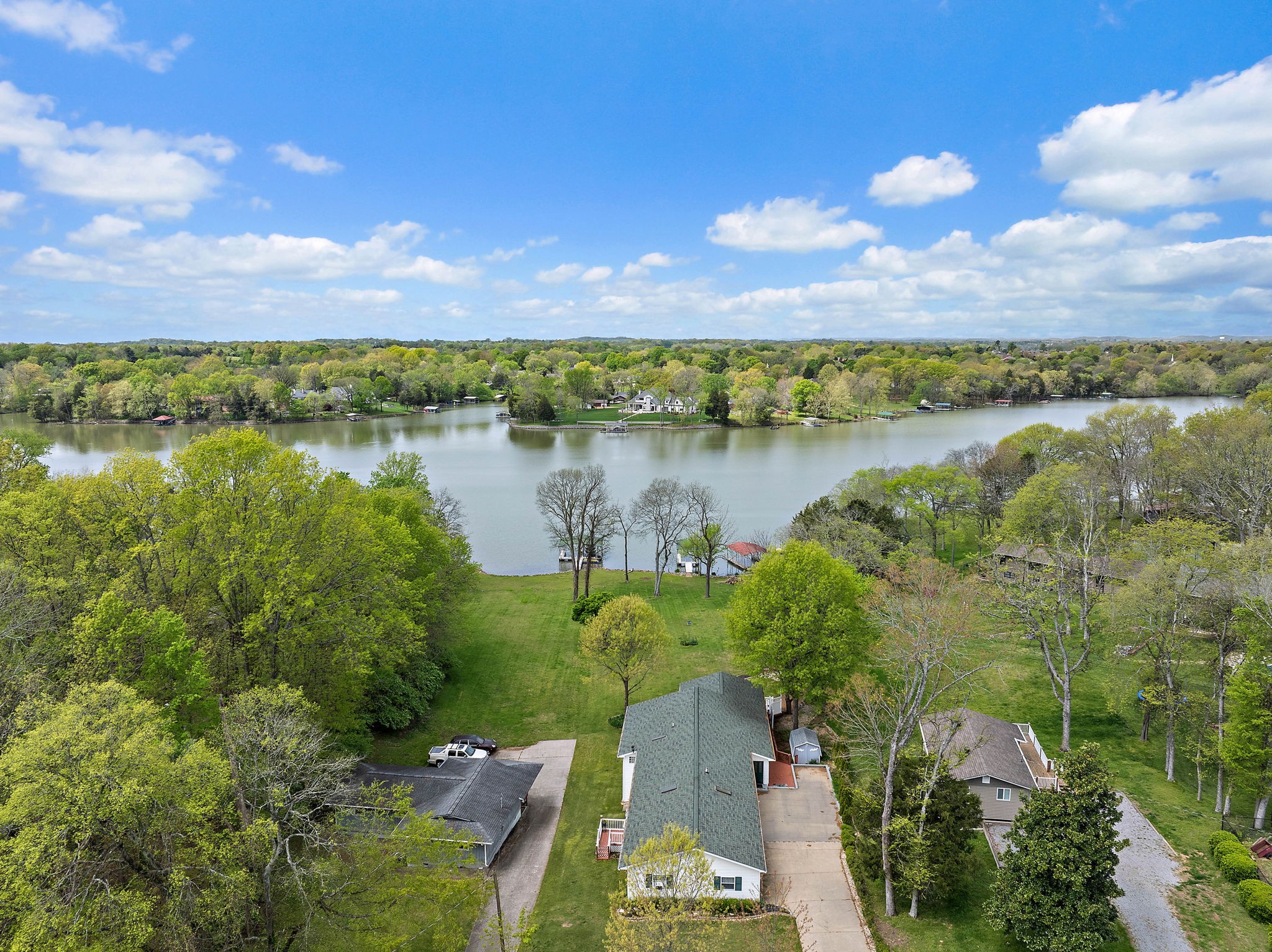 1211 Bayview Dr