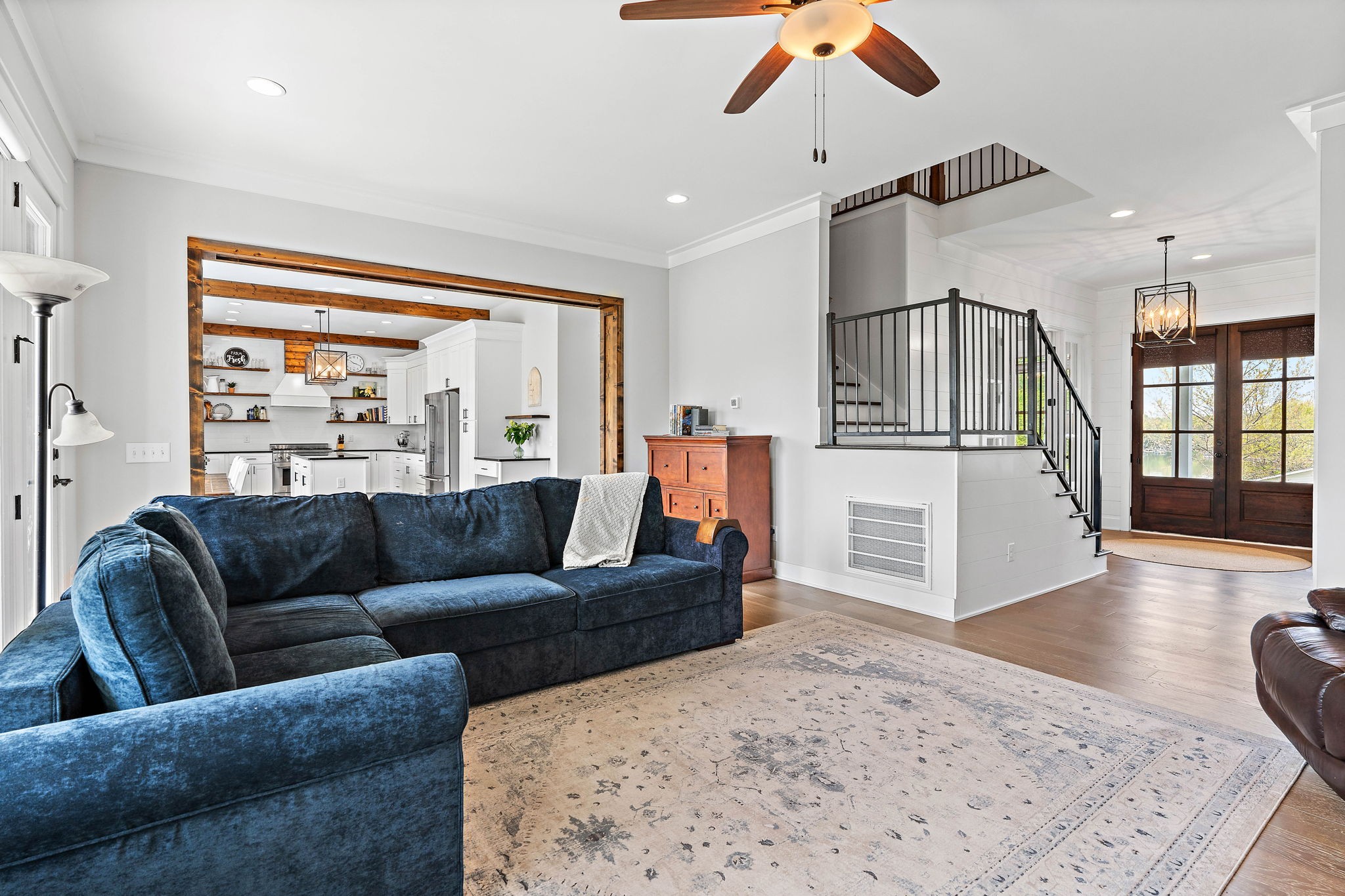 1211 Bayview Dr