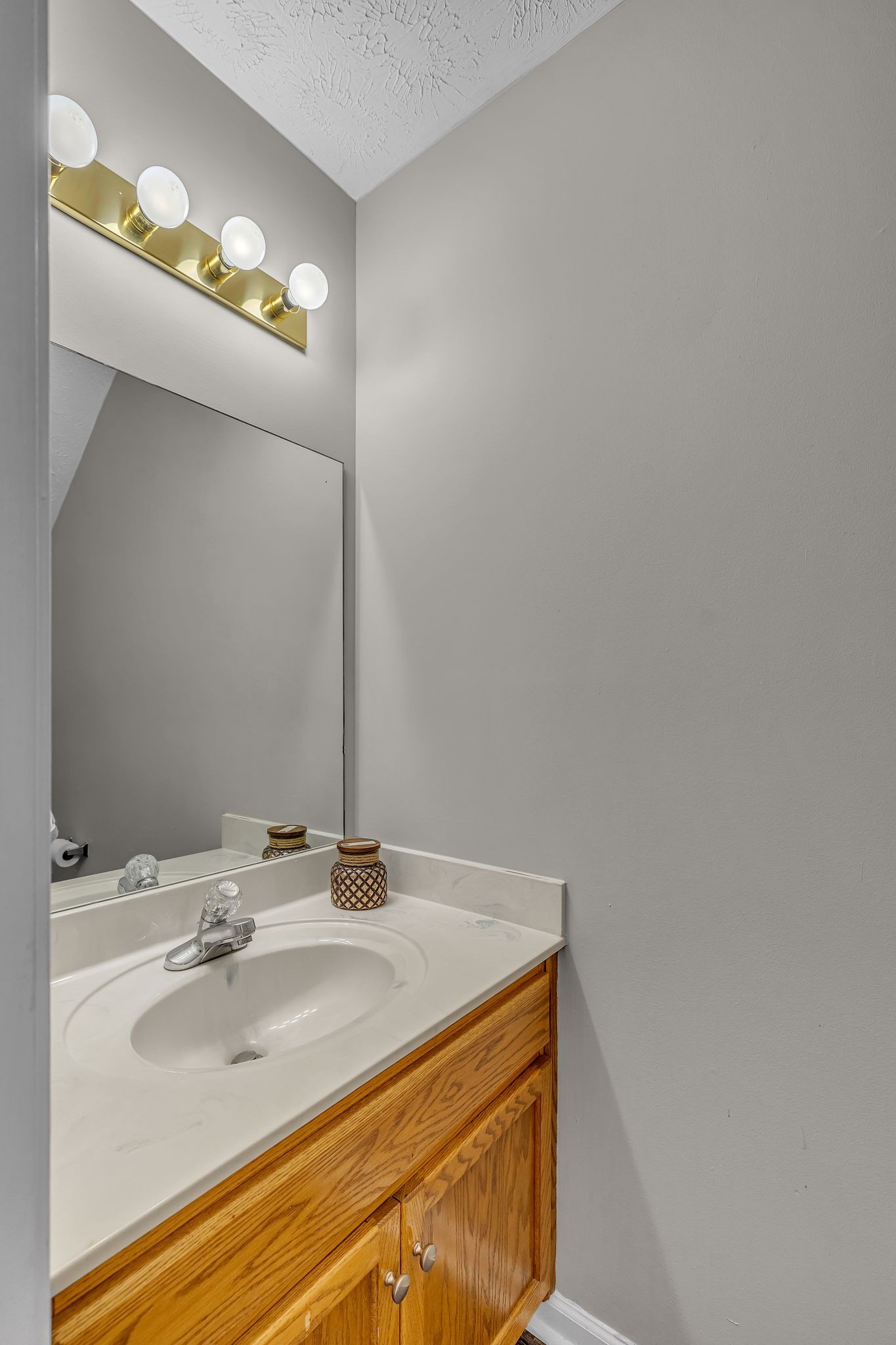 1511 Center Pointe Dr