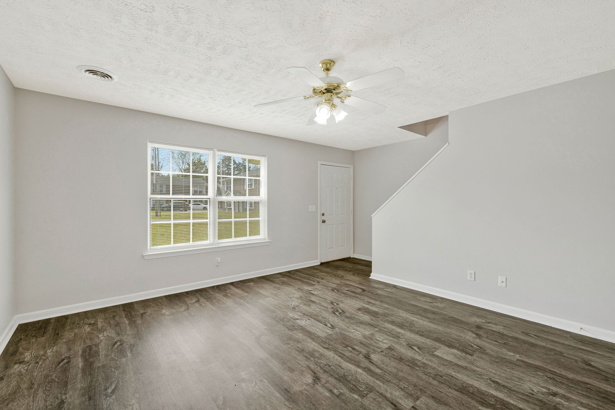 1517 Center Pointe Dr