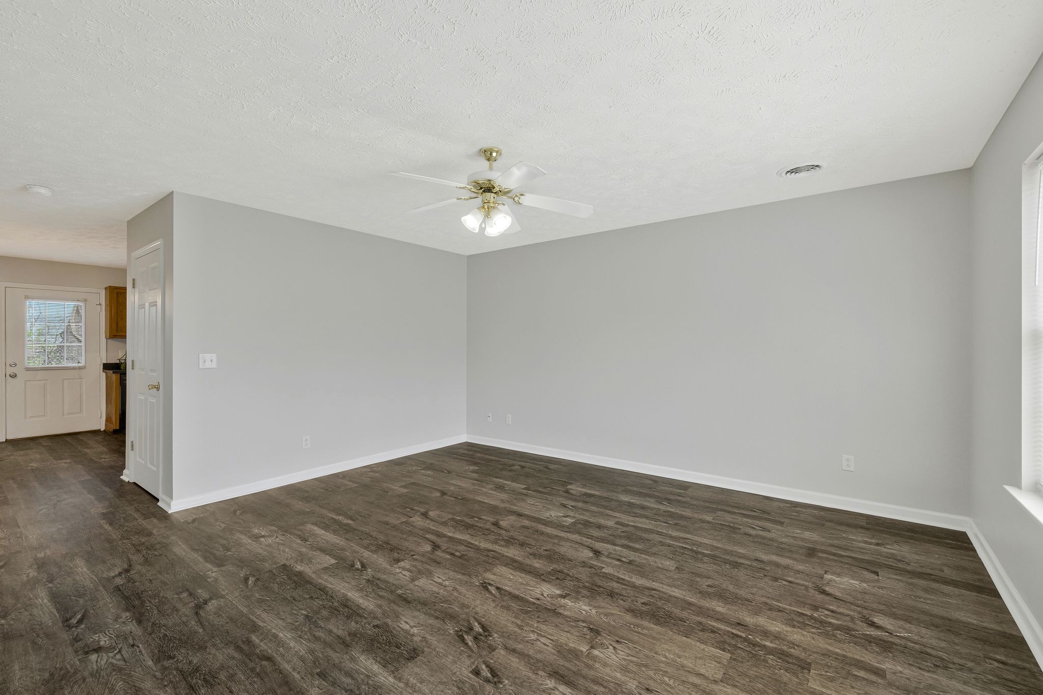 1517 Center Pointe Dr